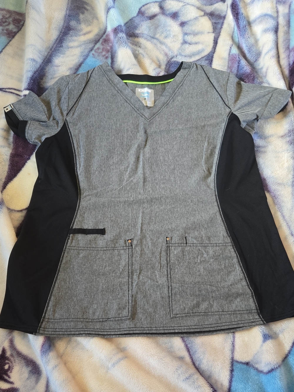 Grey and Black Women’s V-Neck Scrub Top with Front Pockets